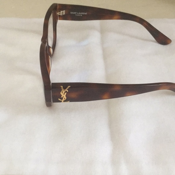 YSL sunglasses ๐ฅ๐ฅ - Picture 5 of 6